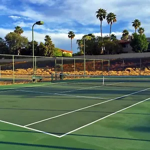Poolside To 1 Of 3 Pool-spa Complexes, Heated & Open 24/7/365! Holiday home Phoenix